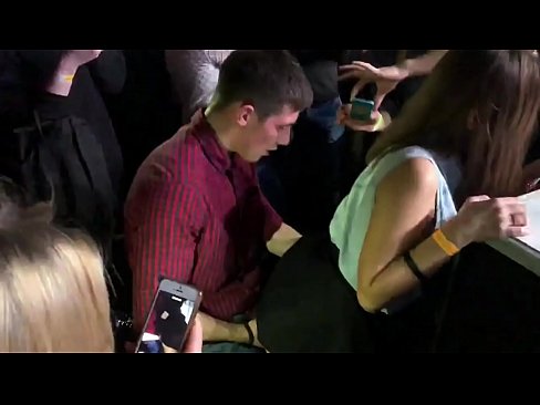 ❤️ Skutočný sex v ruskom nočnom klube. 18-ročné ruské dievča v análnom otvore a vagíne jebané v nočnom klube ❤️❌ Porno na nás sk.pornburst.ru ❤